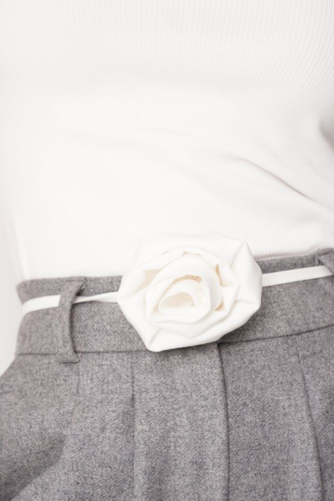 Decorative Rose Choker
