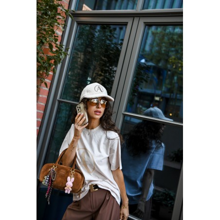 Czapka z daszkiem bouclé 