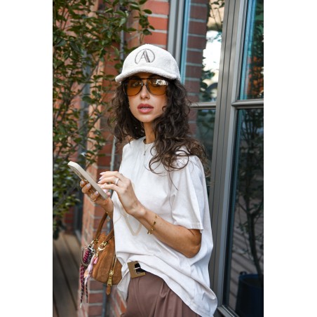 Czapka z daszkiem bouclé 