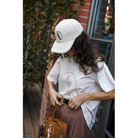 Czapka z daszkiem bouclé 