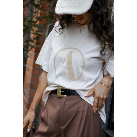 Czapka z daszkiem bouclé 