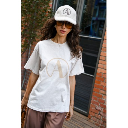 Czapka z daszkiem bouclé 