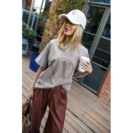 Czapka z daszkiem bouclé 