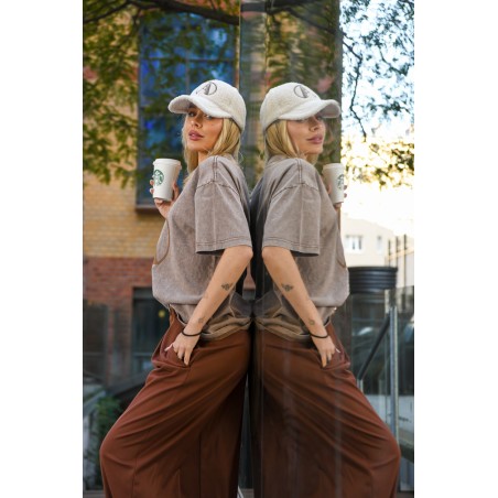 Czapka z daszkiem bouclé 