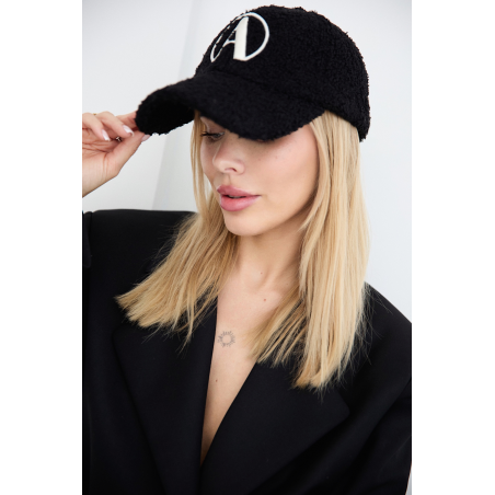 Czapka z daszkiem bouclé 