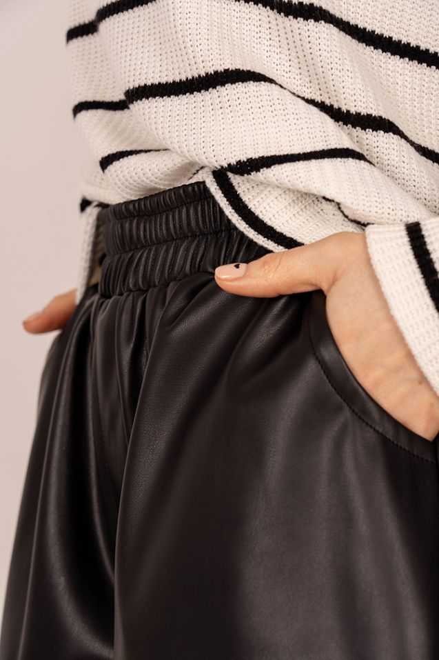 Gia Leather shorts 