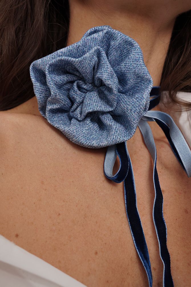 Decorative Rose Choker